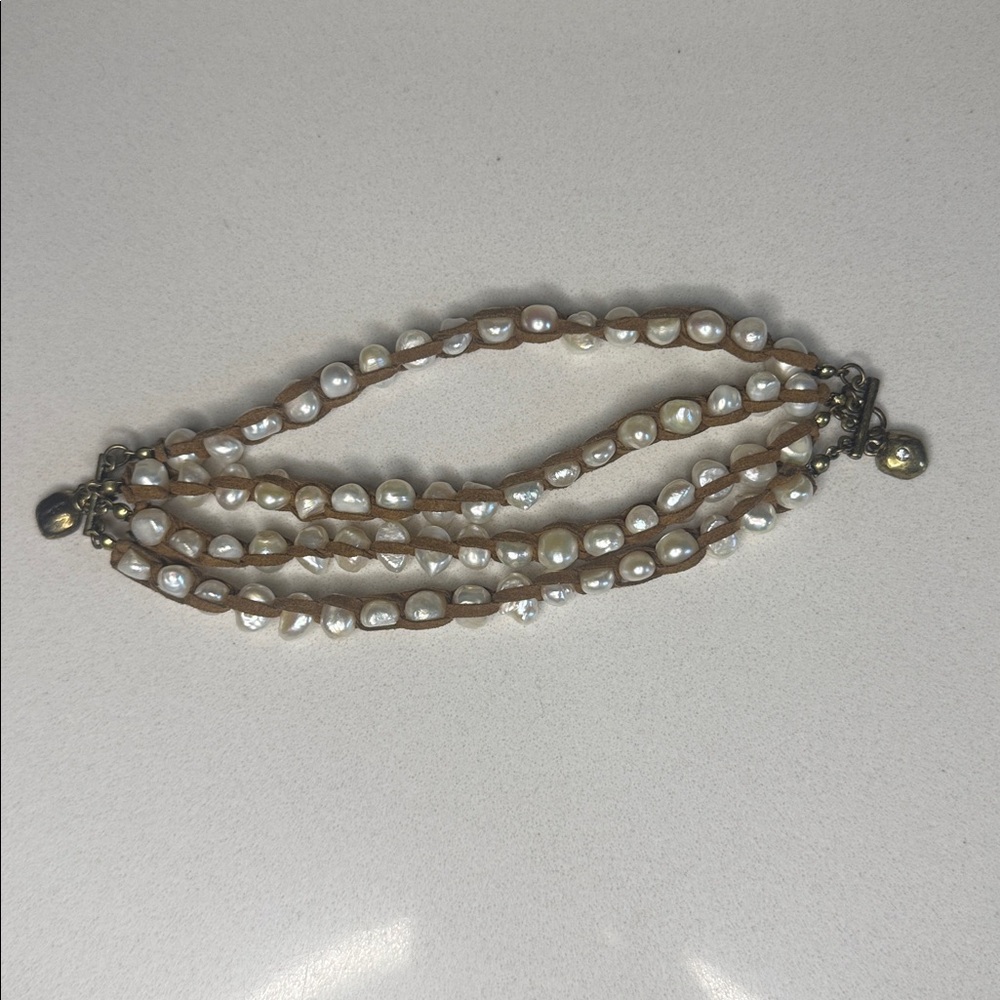 Elegant Pearl and Brown Beaded Bracelet - Picture 10 of 14